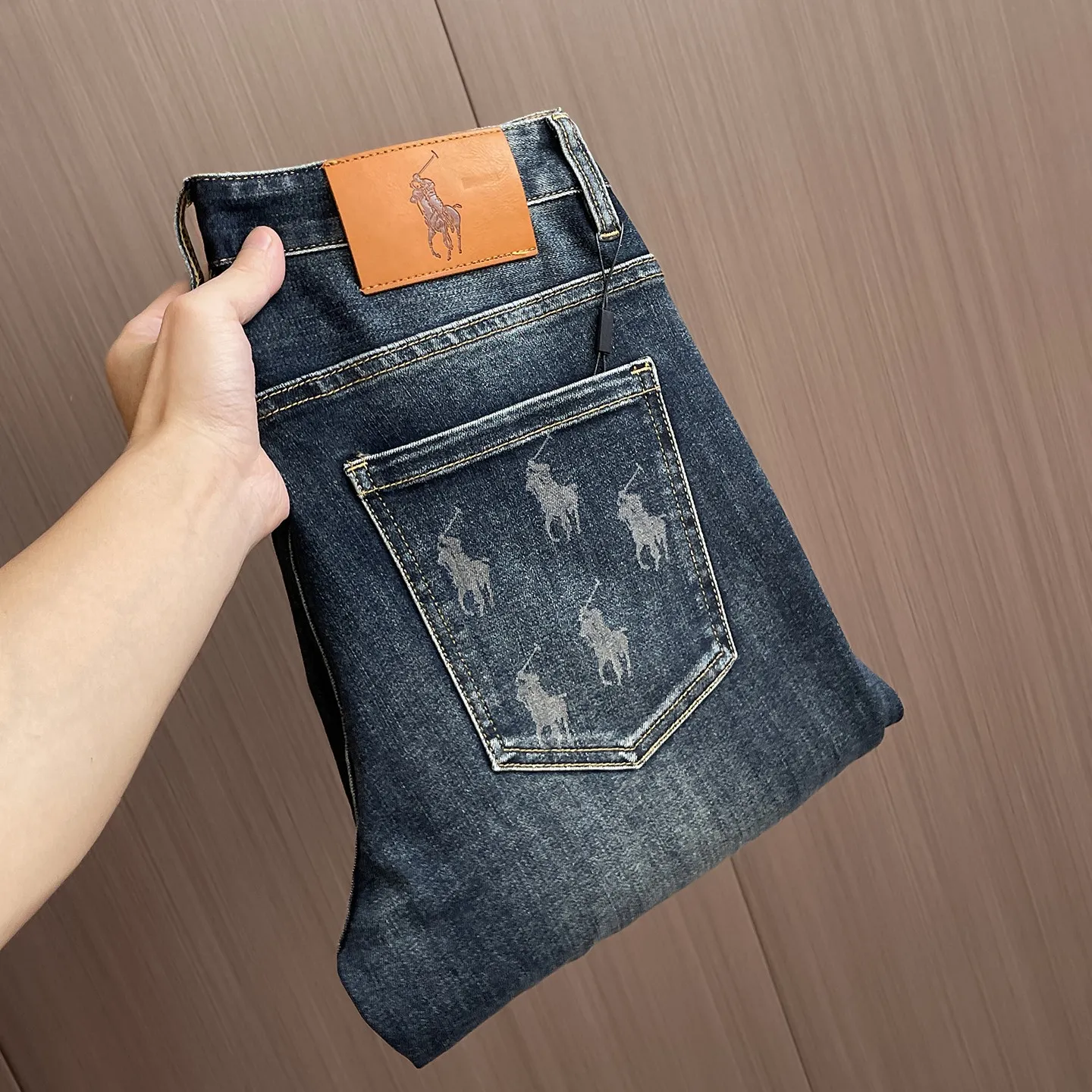 P260 Paul 25ss autumn and winter new jeans, high elastic fabric, imported custom high-end washed cloth 🌹🌹High breathability and comfort, impeccable details, brand element design concept, reflecting high quality. It feels delicate and soft! It presents a casual cut and the upper body shape is great! Yardage: 28-38 (no 35.37)